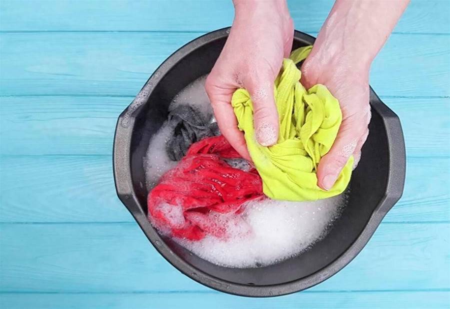 When washing sheets, add a bowl of special water to instantly clean them